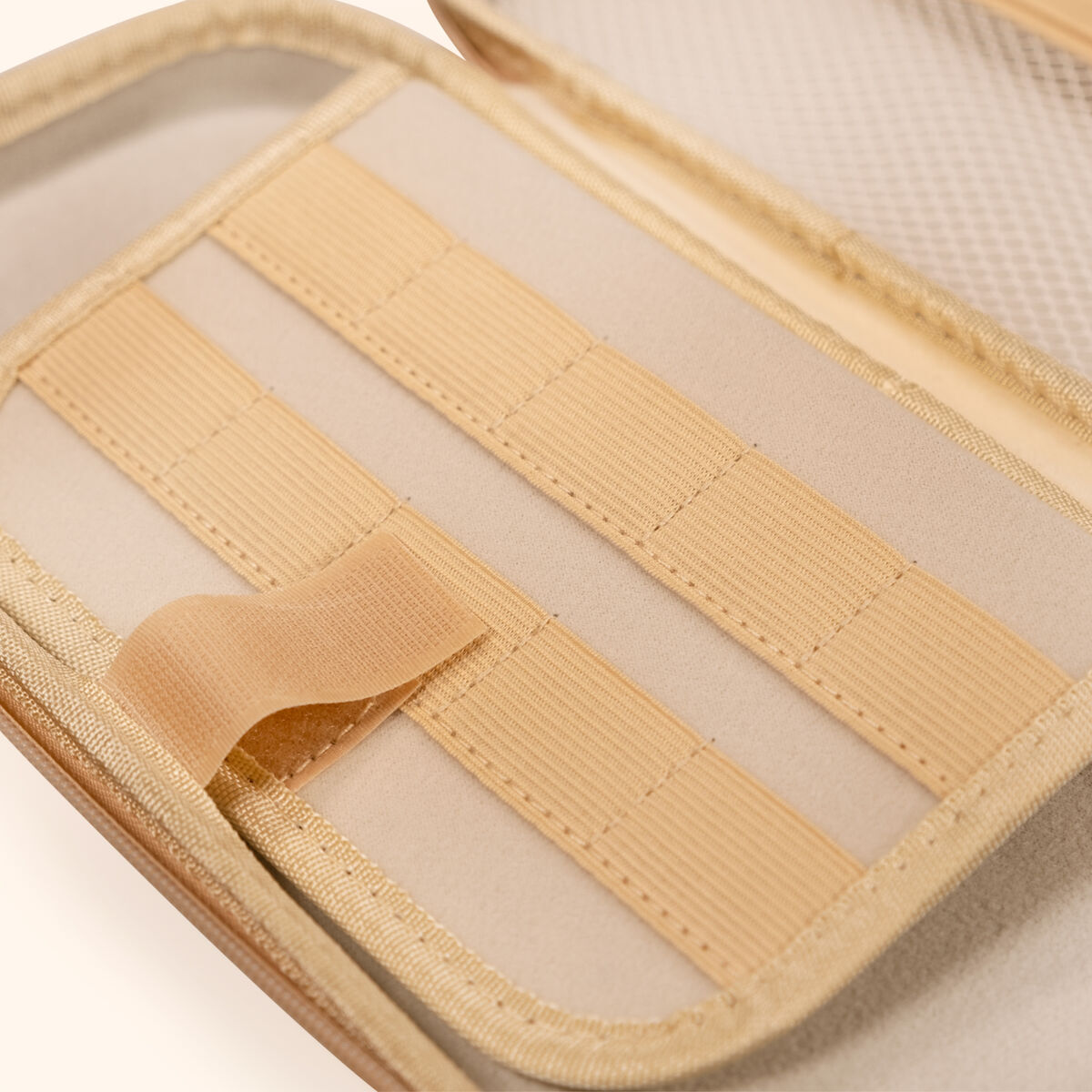 V3H20D0397C26232941FBA31AA13BEBC7ACR5727370P6