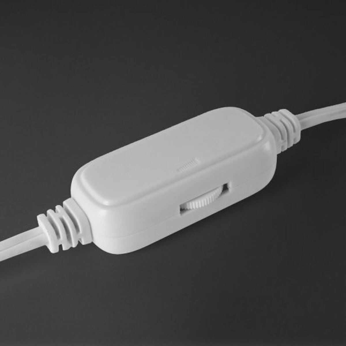 V5HC94D302F37B01E79170A621577775C2CR4306190P3